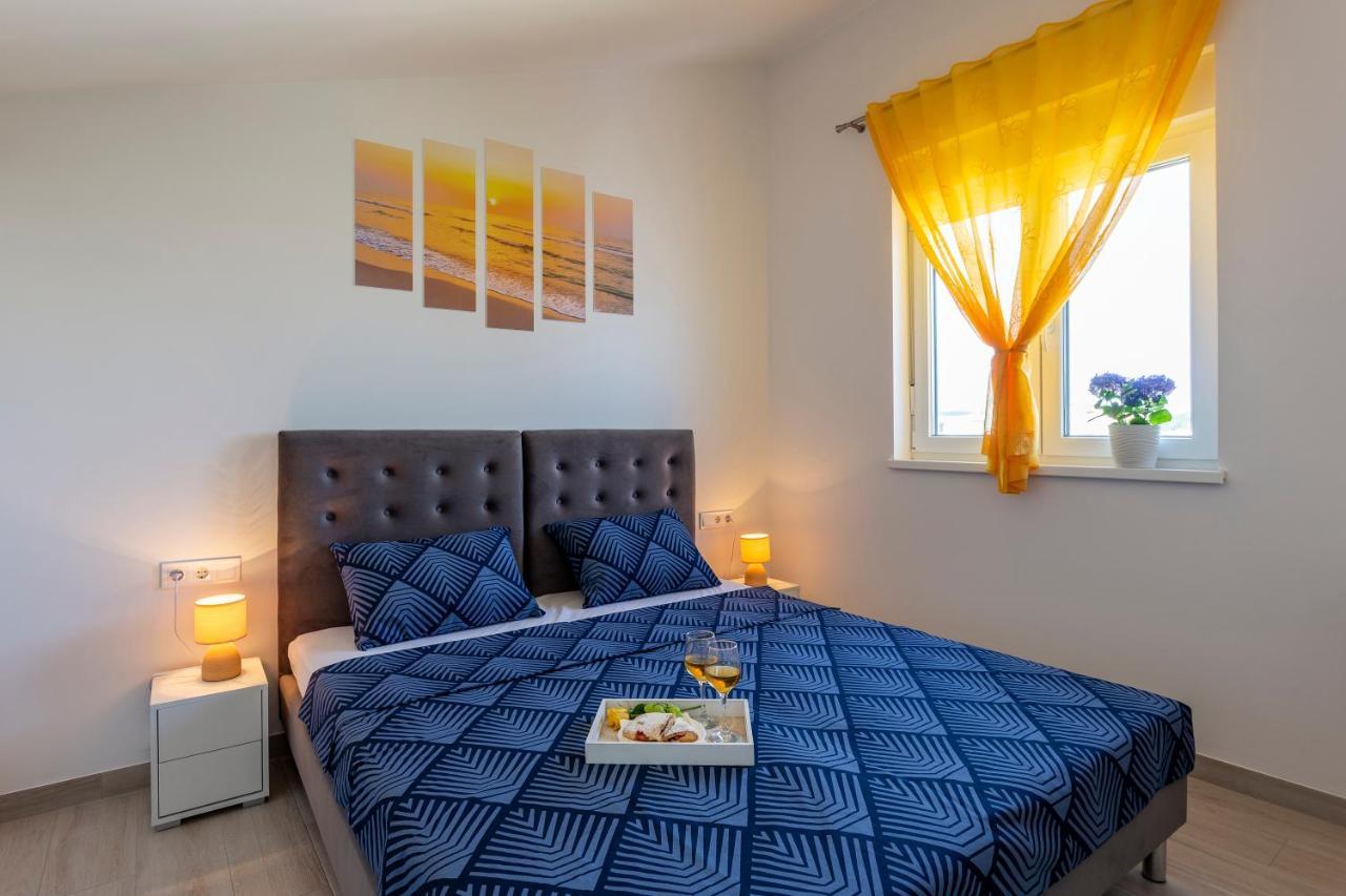 City Apartments Silver Пула Екстер'єр фото
