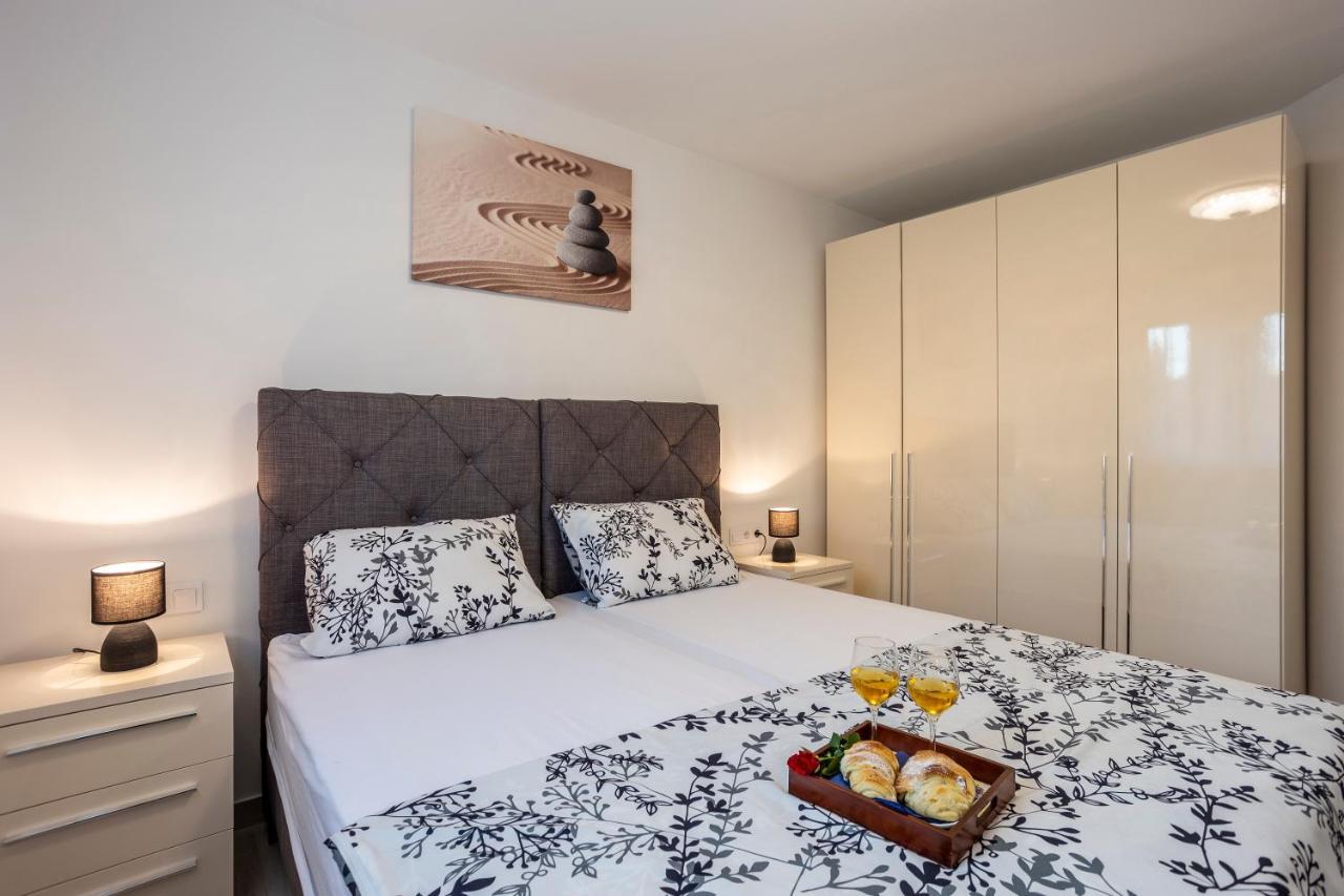 City Apartments Silver Пула Екстер'єр фото
