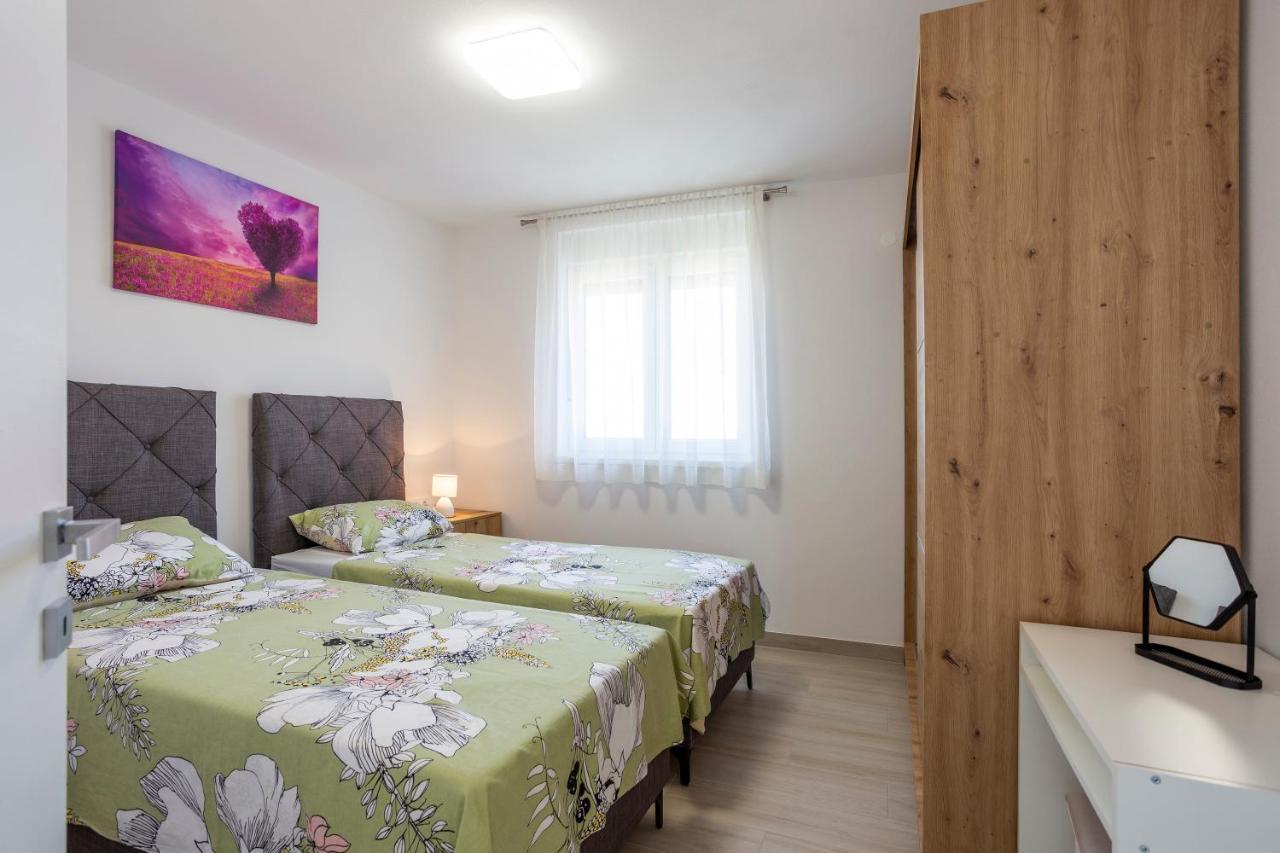 City Apartments Silver Пула Екстер'єр фото