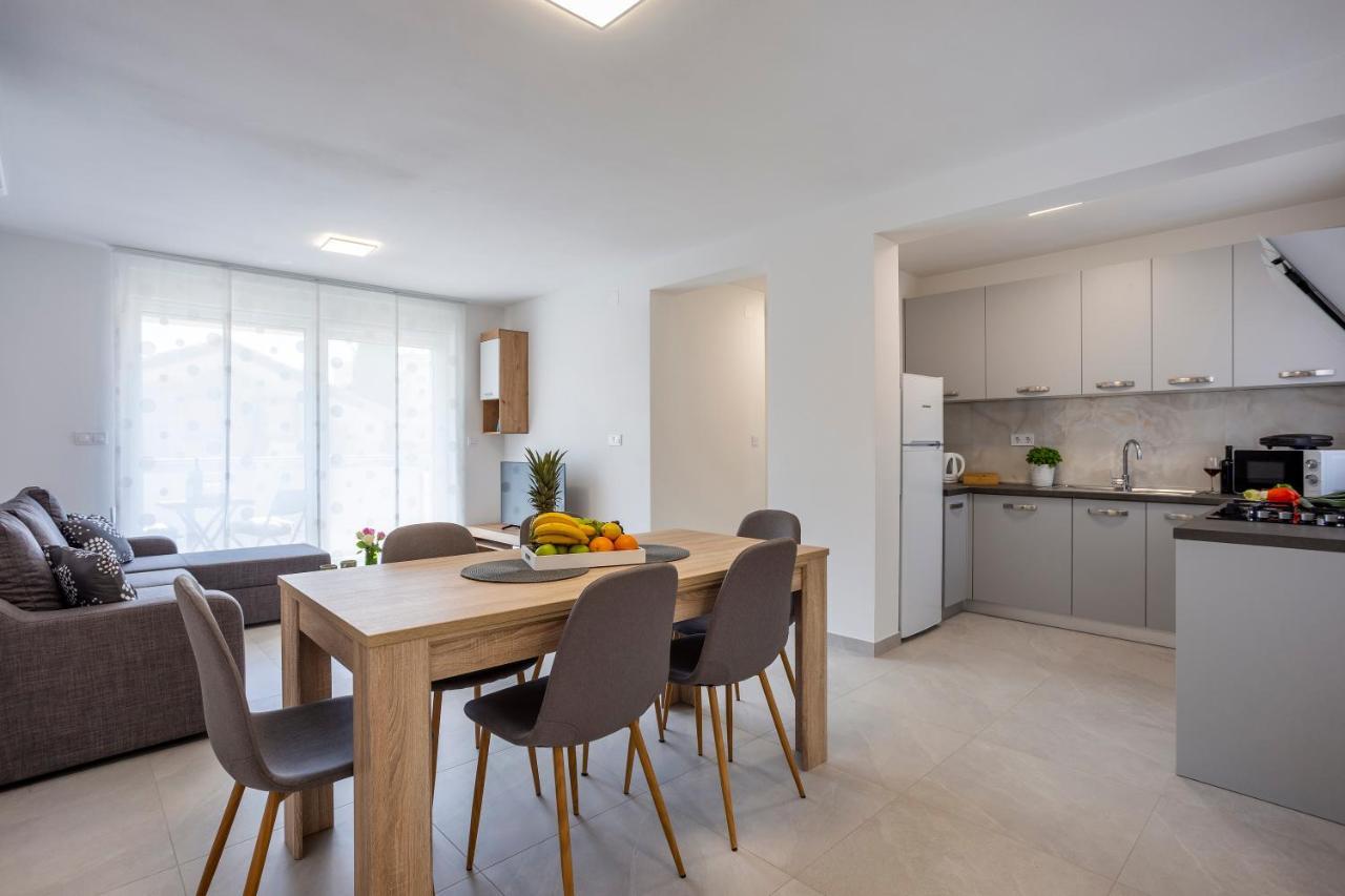 City Apartments Silver Пула Екстер'єр фото