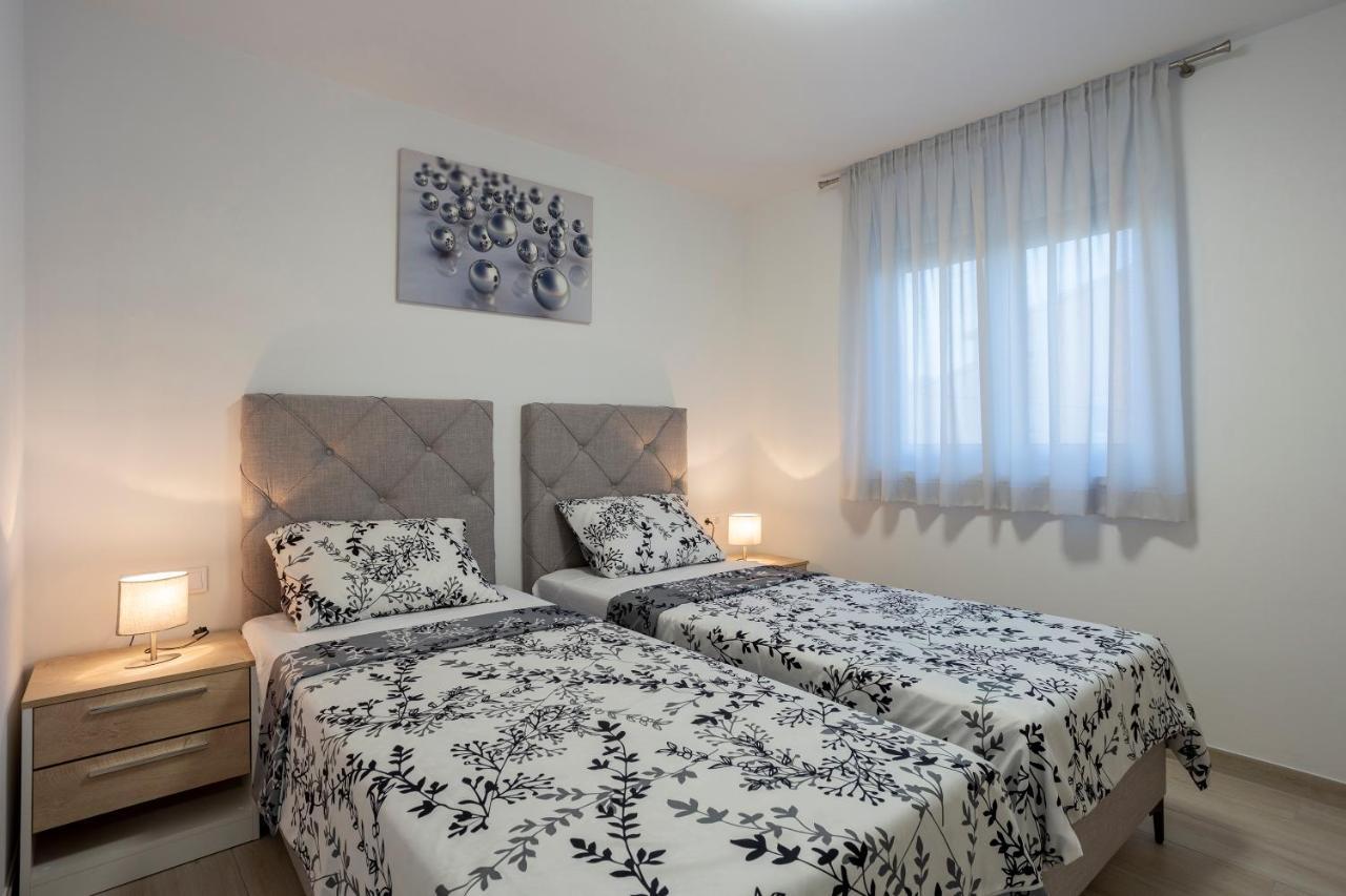 City Apartments Silver Пула Екстер'єр фото
