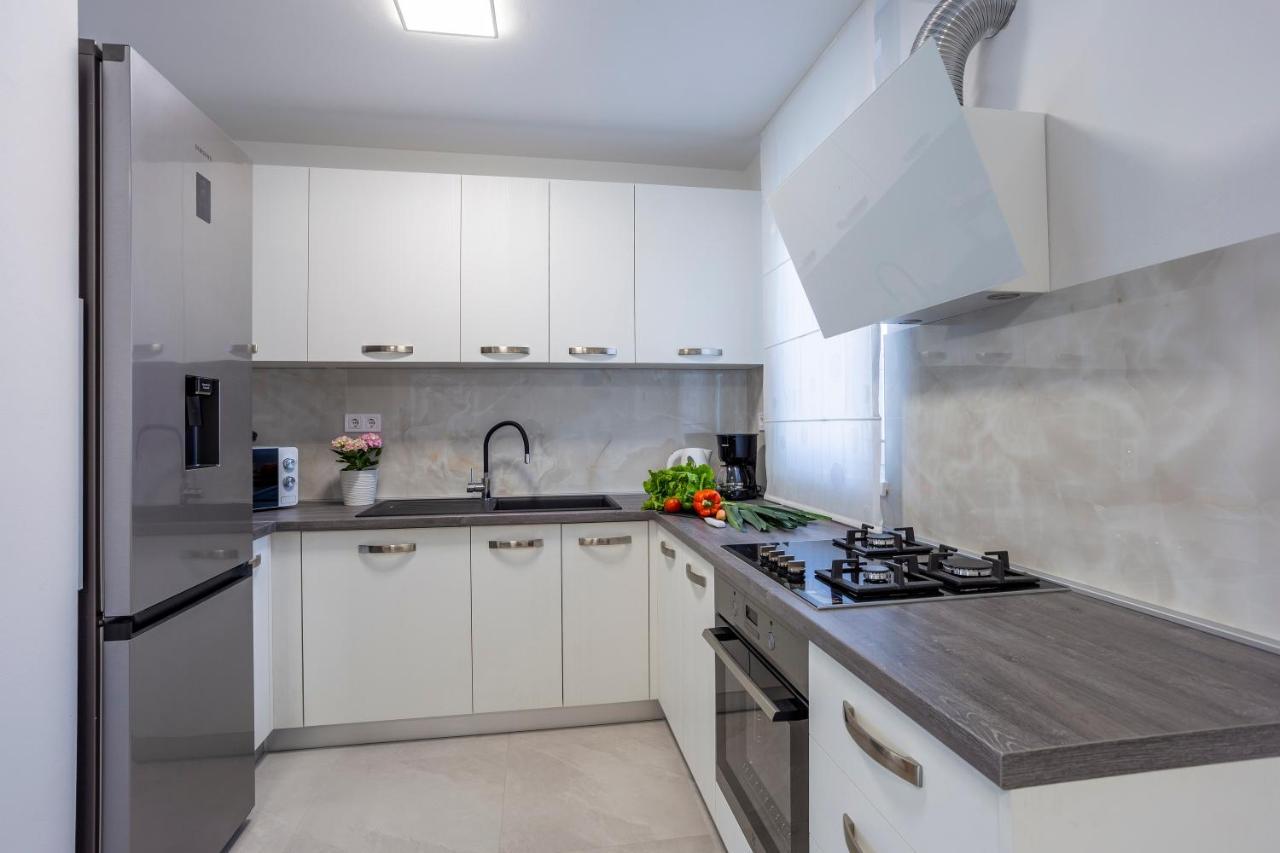 City Apartments Silver Пула Екстер'єр фото