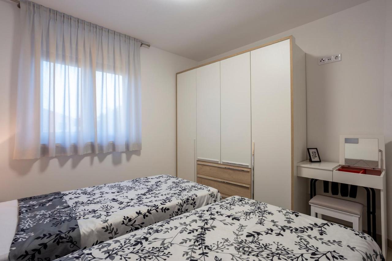 City Apartments Silver Пула Екстер'єр фото