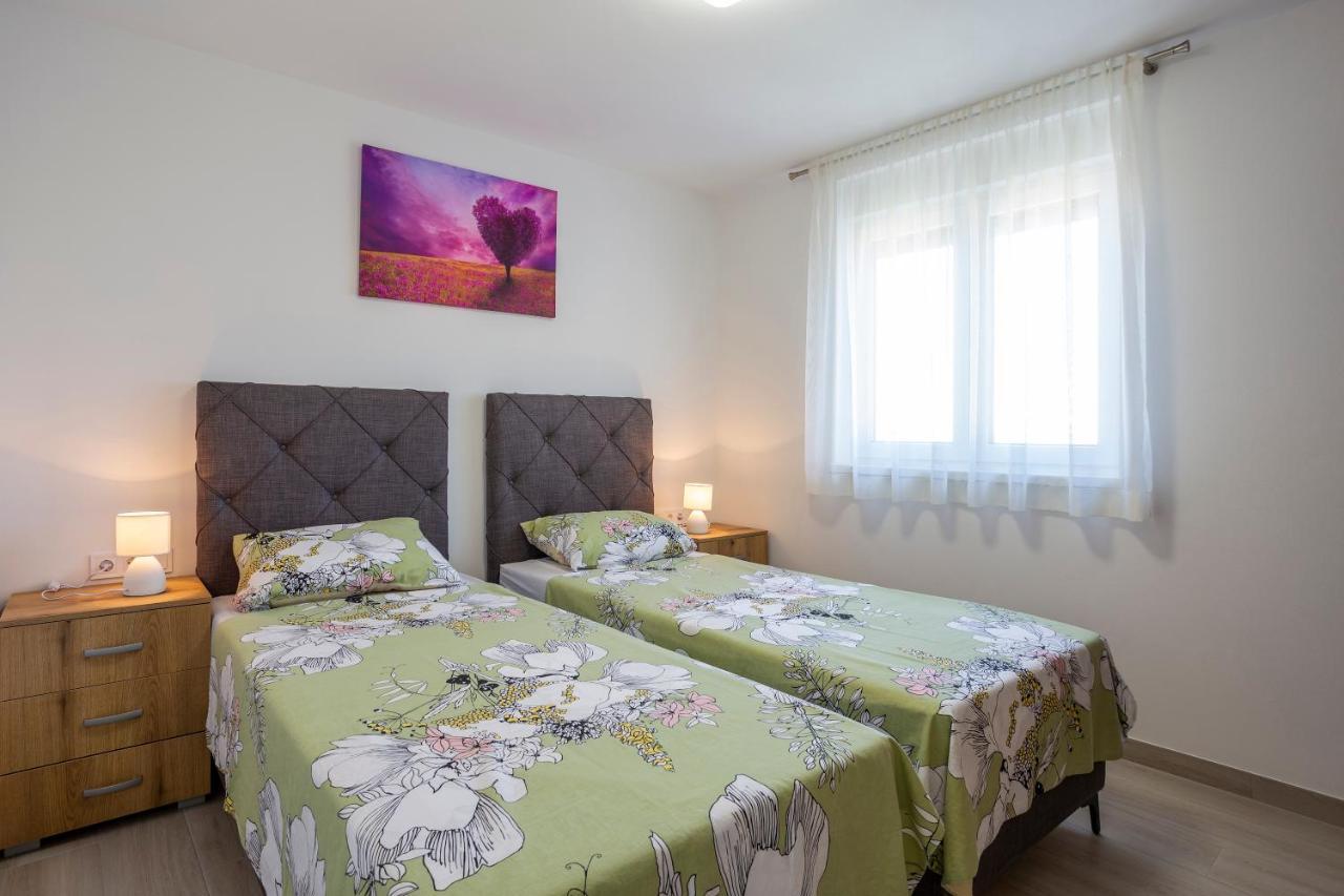 City Apartments Silver Пула Екстер'єр фото