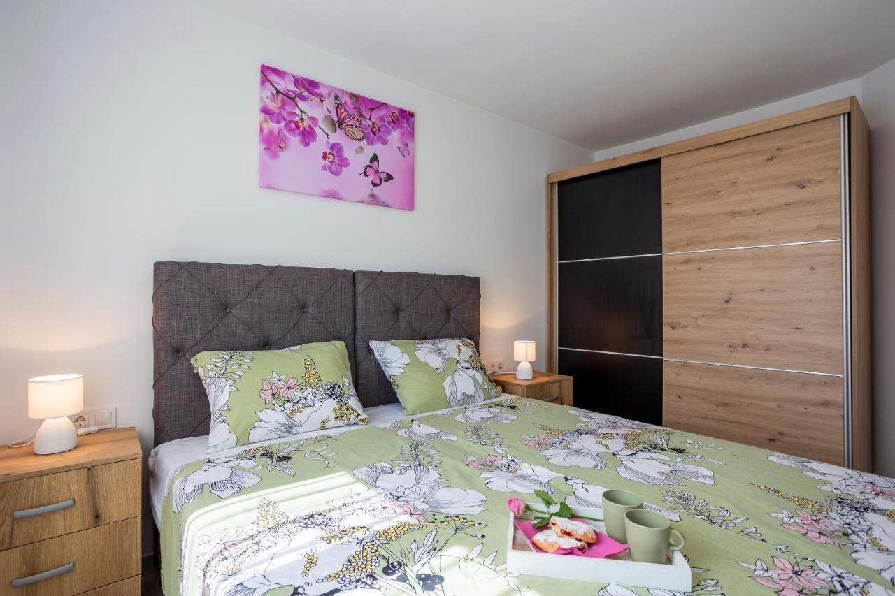 City Apartments Silver Пула Екстер'єр фото