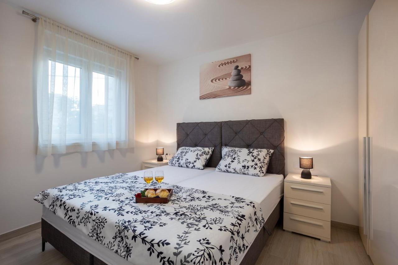 City Apartments Silver Пула Екстер'єр фото